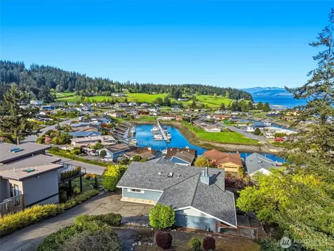 2198 Aurora Court Oak Harbor WA 98277