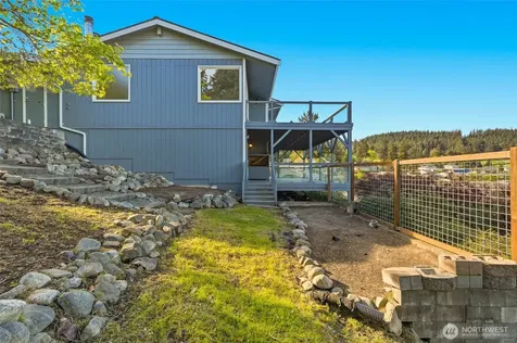 2198 Aurora Court Oak Harbor WA 98277