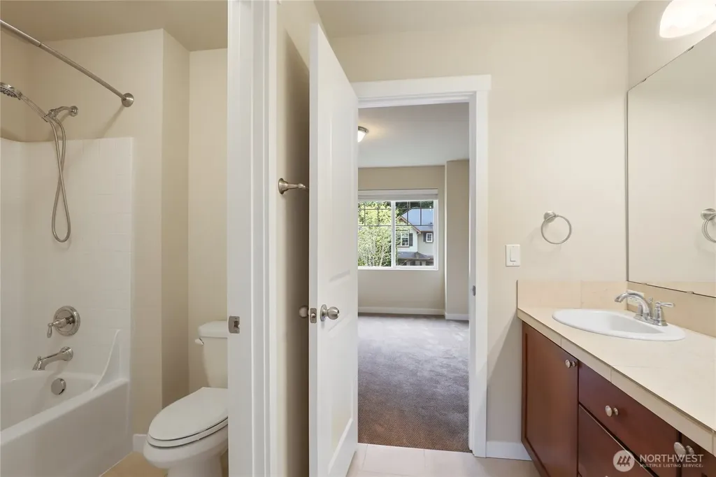 10248 242nd Avenue NE Redmond WA 98053