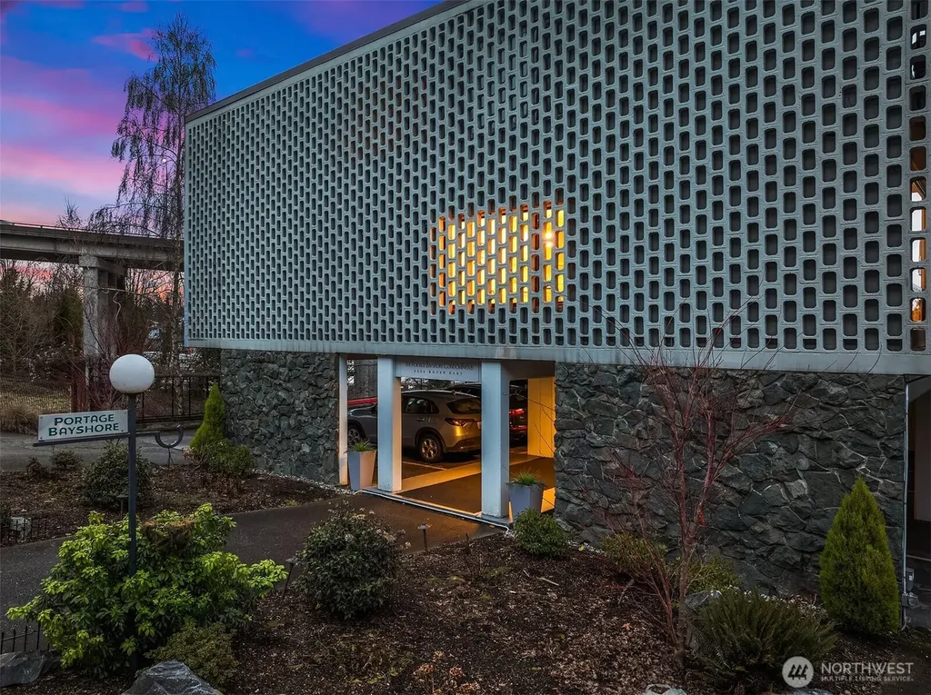 2524 Boyer Avenue E Seattle WA 98102