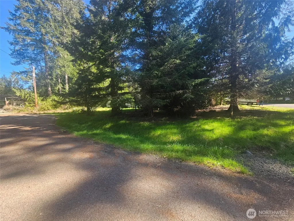 1160 E Lakeshore Drive W Shelton WA 98584