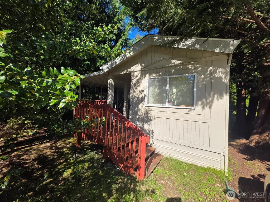 1160 E Lakeshore Drive W Shelton WA 98584