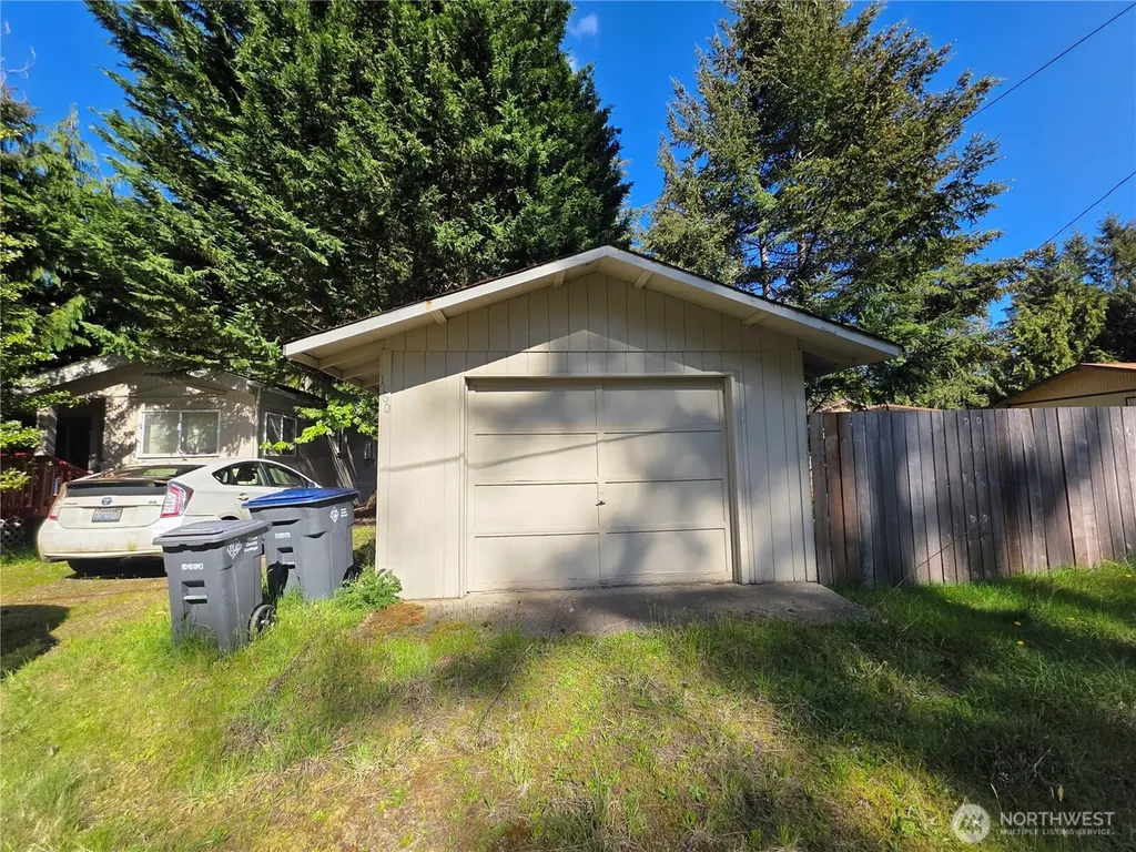 1160 E Lakeshore Drive W Shelton WA 98584