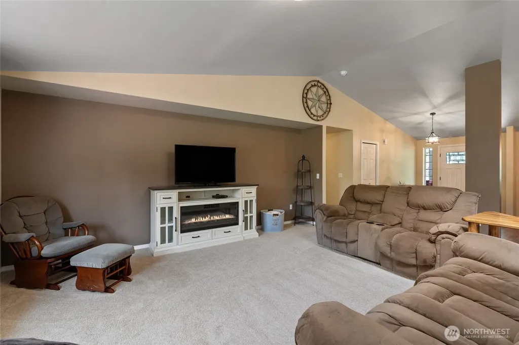 19731 161st Way SE Yelm WA 98597