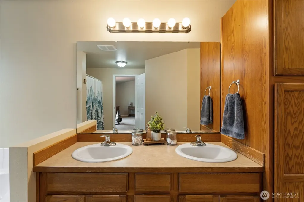 19731 161st Way SE Yelm WA 98597