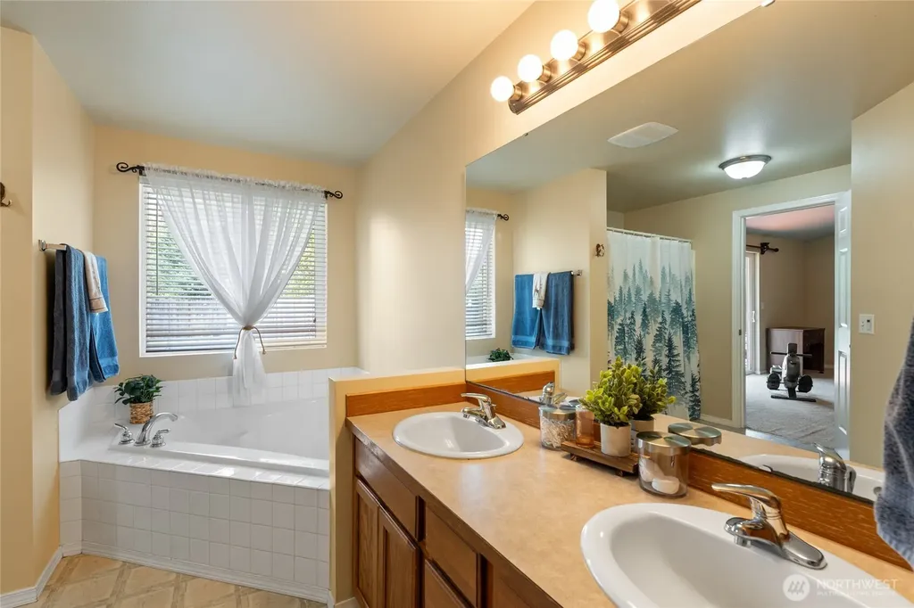 19731 161st Way SE Yelm WA 98597