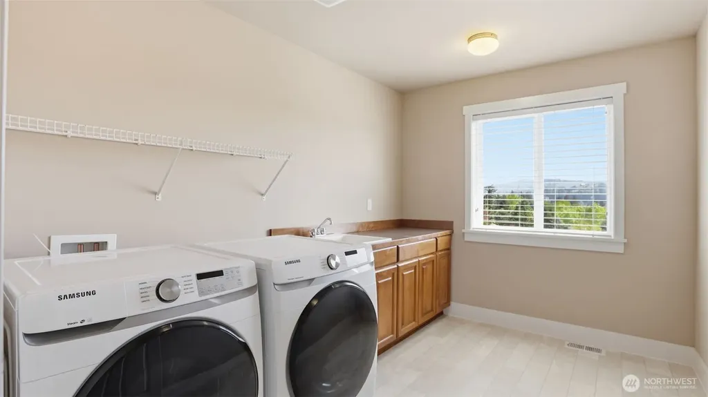 11935 SE 76th Street Newcastle WA 98056