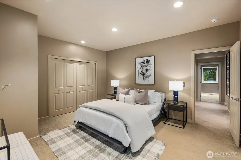 3215 78th Place NE Medina WA 98039