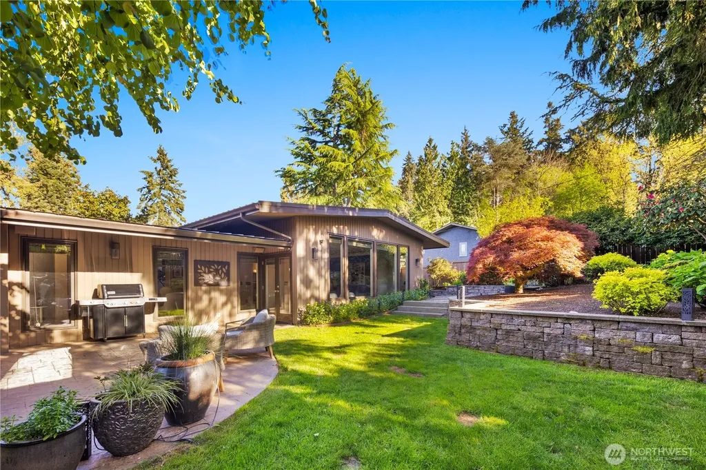 3215 78th Place NE Medina WA 98039