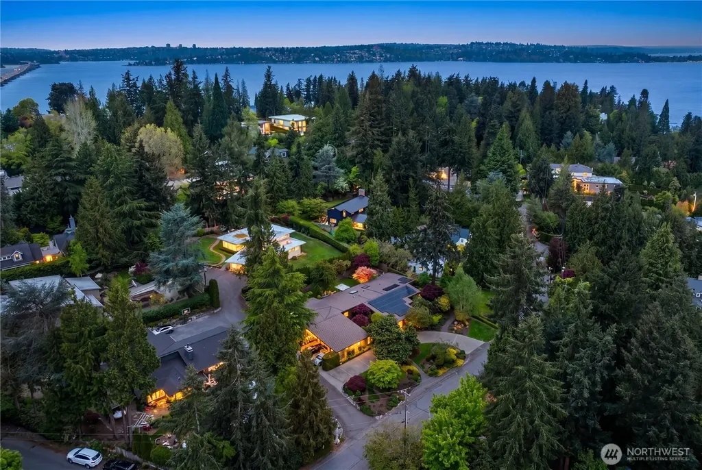 3215 78th Place NE Medina WA 98039