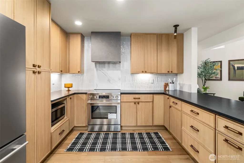 6223 85th Avenue W University Place WA 98467
