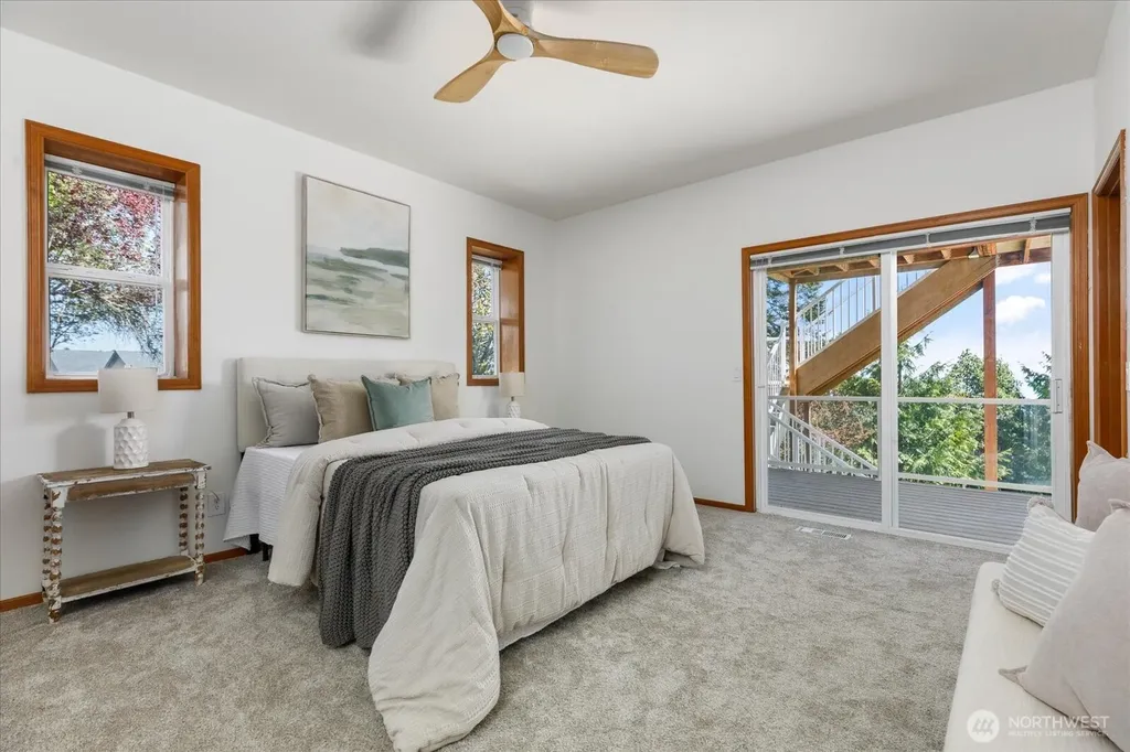 4444 Norris Lane Oak Harbor WA 98277