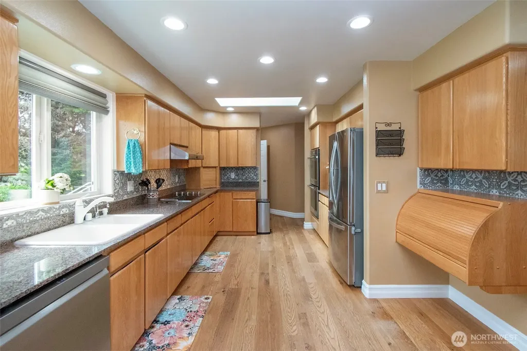 21 Donaper Road Sequim WA 98382