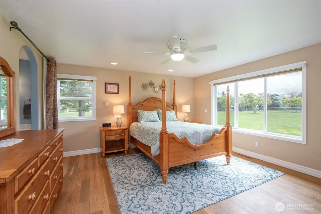 21 Donaper Road Sequim WA 98382