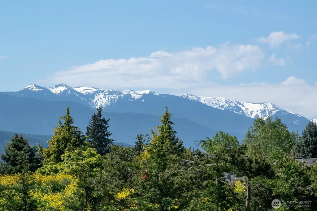 21 Donaper Road Sequim WA 98382