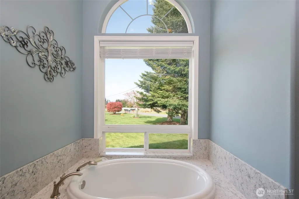 21 Donaper Road Sequim WA 98382