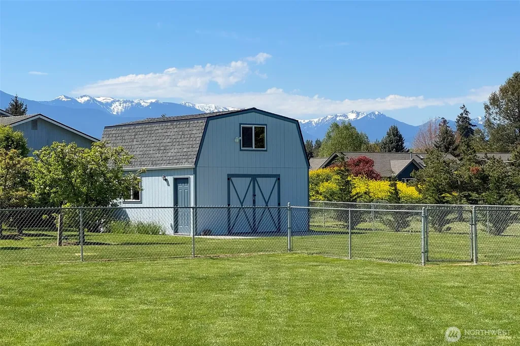 21 Donaper Road Sequim WA 98382