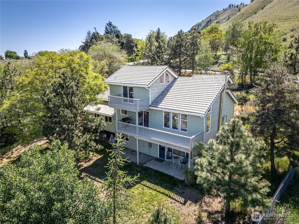 1704 Skyline Drive Wenatchee WA 98801