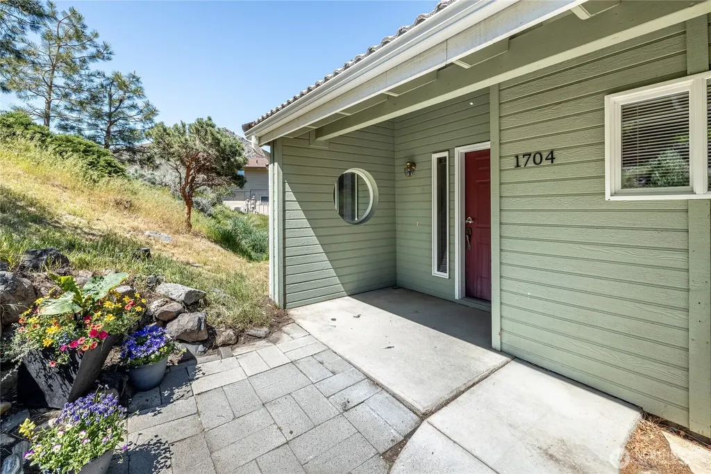 1704 Skyline Drive Wenatchee WA 98801