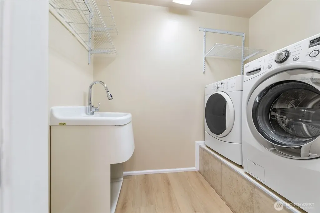 839 NE 200th Street Shoreline WA 98155
