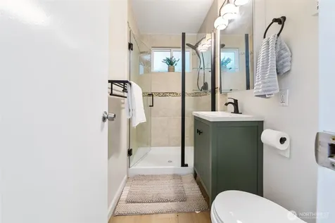 839 NE 200th Street Shoreline WA 98155