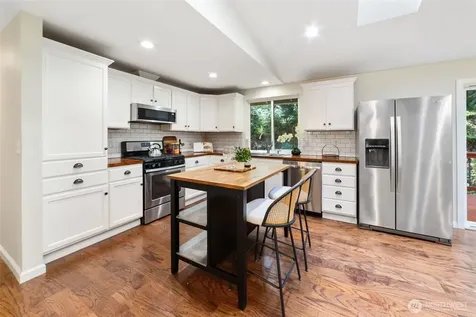 839 NE 200th Street Shoreline WA 98155