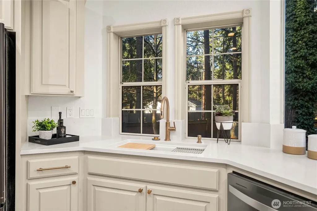 11215 Madera Circle SW Lakewood WA 98499