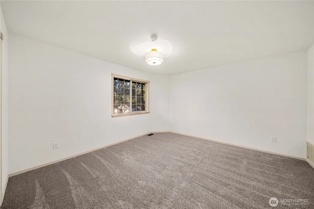 11215 Madera Circle SW Lakewood WA 98499