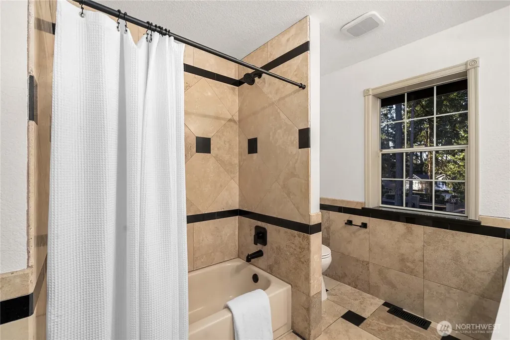 11215 Madera Circle SW Lakewood WA 98499