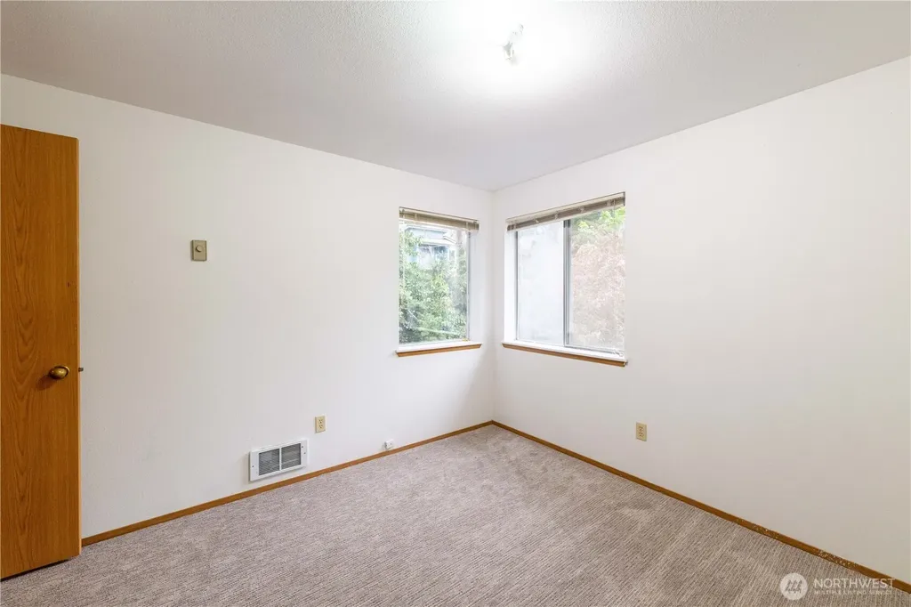 15307 15th Avenue NE Shoreline WA 98155