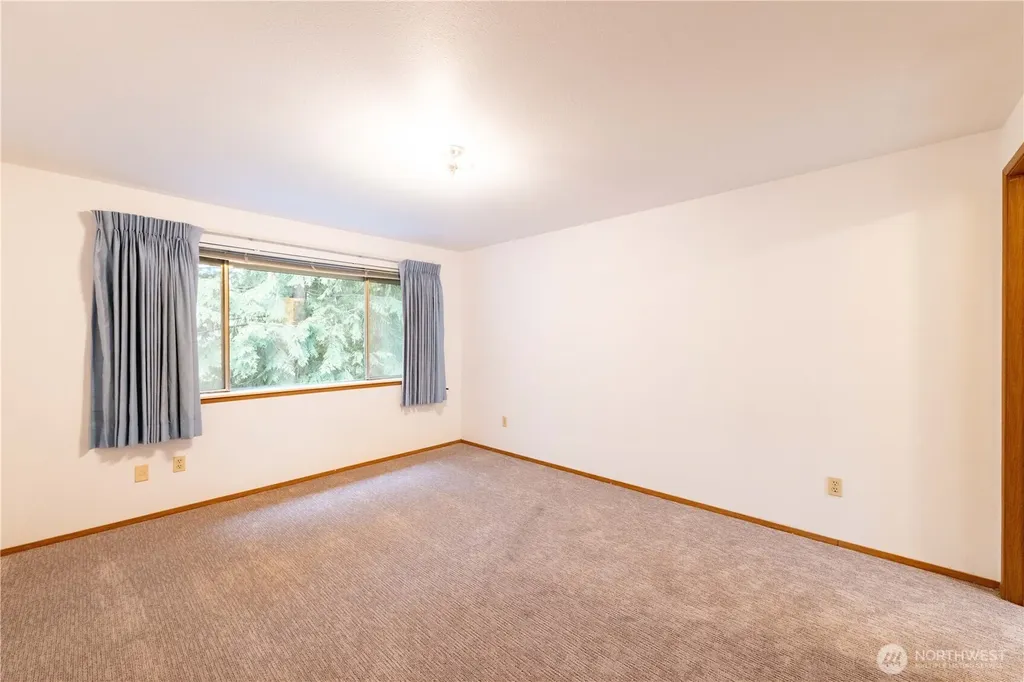 15307 15th Avenue NE Shoreline WA 98155
