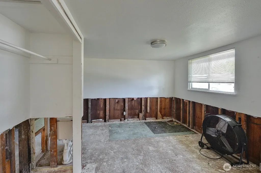 325 N Hawthorne Street Burlington WA 98233