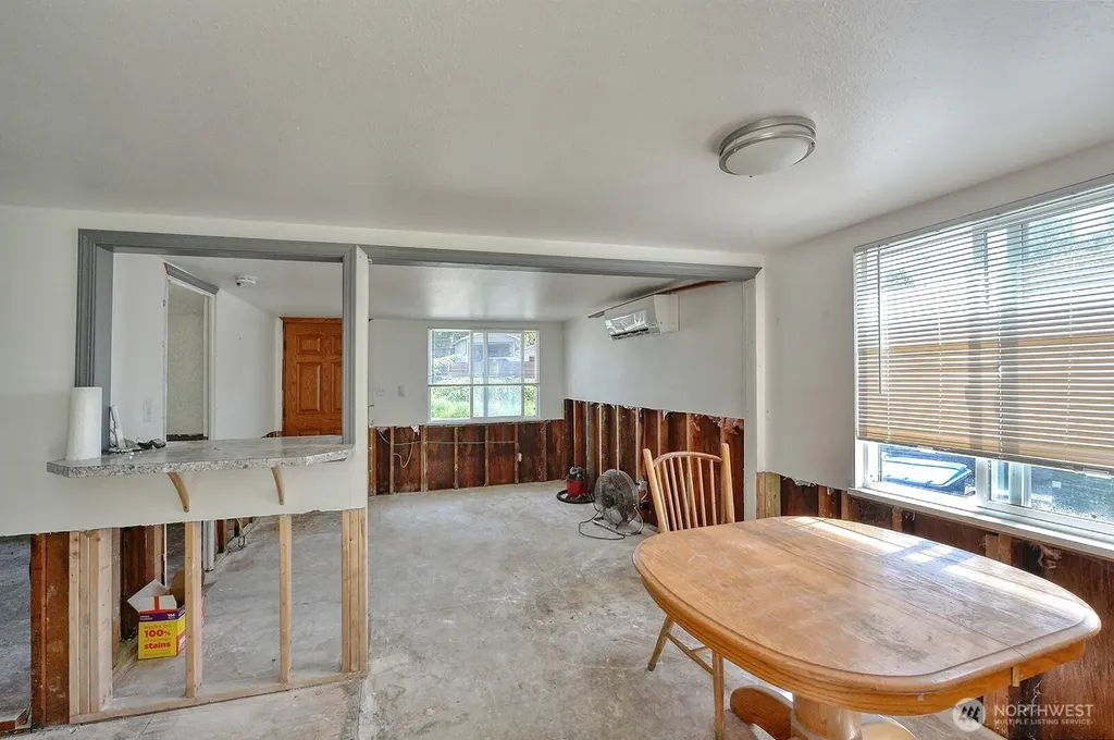 325 N Hawthorne Street Burlington WA 98233