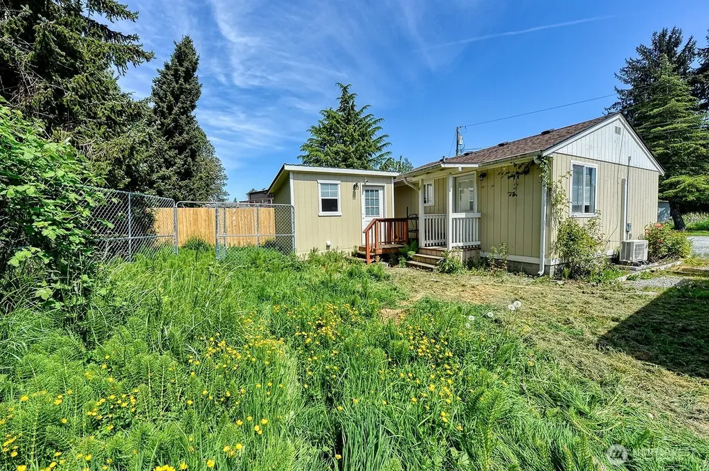 325 N Hawthorne Street Burlington WA 98233