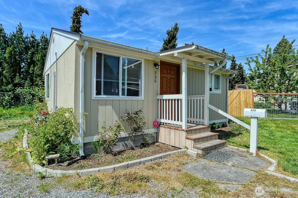325 N Hawthorne Street Burlington WA 98233