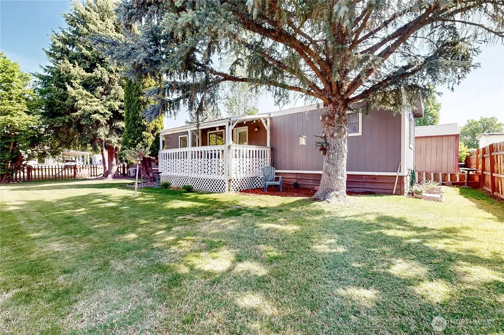 968 NE Empire Street College Place WA 99324