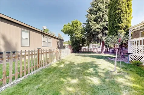 968 NE Empire Street College Place WA 99324
