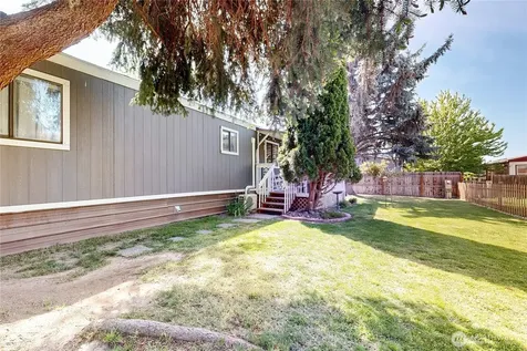 968 NE Empire Street College Place WA 99324