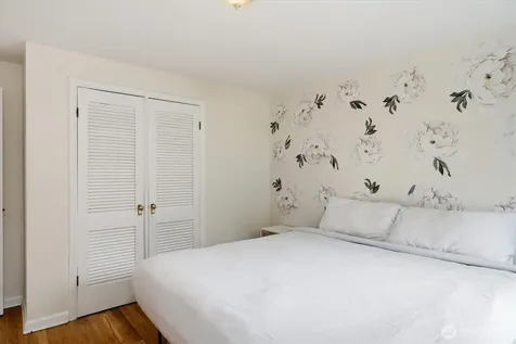 4037 NE 109th Street Seattle WA 98125