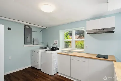 4037 NE 109th Street Seattle WA 98125