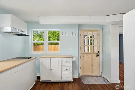 4037 NE 109th Street Seattle WA 98125