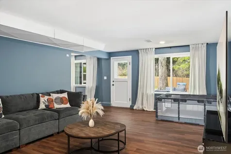4037 NE 109th Street Seattle WA 98125