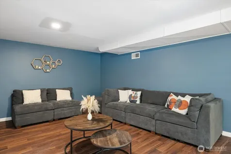 4037 NE 109th Street Seattle WA 98125