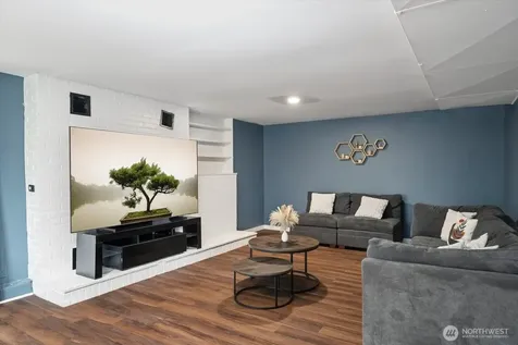 4037 NE 109th Street Seattle WA 98125
