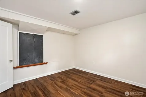 4037 NE 109th Street Seattle WA 98125