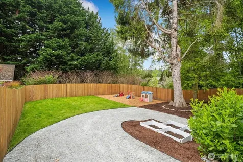 4037 NE 109th Street Seattle WA 98125