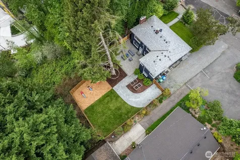 4037 NE 109th Street Seattle WA 98125