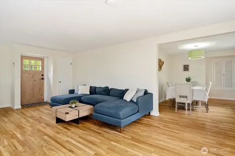4037 NE 109th Street Seattle WA 98125