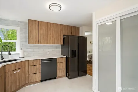 4037 NE 109th Street Seattle WA 98125