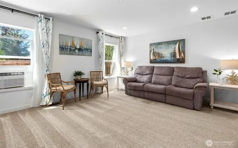 502 W Grant Westport WA 98595